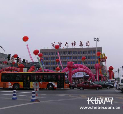 福建仙游紅景天紅木家具強勢入駐唐山百貨大樓